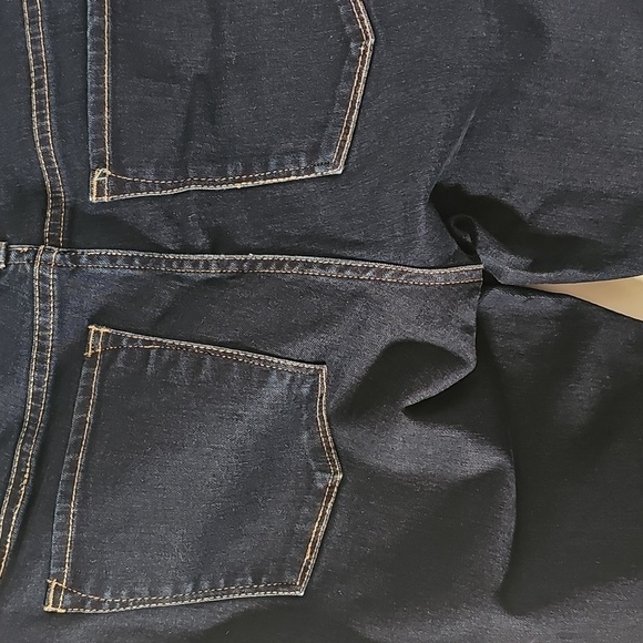 Banana Republic Skinny Jeans. Size 28/6. Excelent Condition. 5 Pockets. - Picture 3 of 7